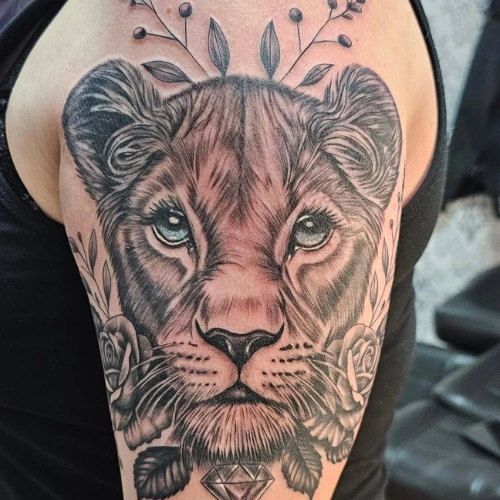 löwenjunges-unterarm-pirna-saints