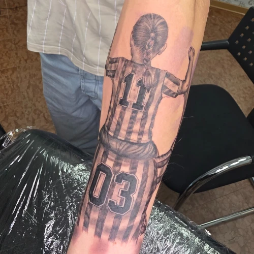 Familien Tattoo Realism Sportmotiv – SAINTS TATTOO Pirna