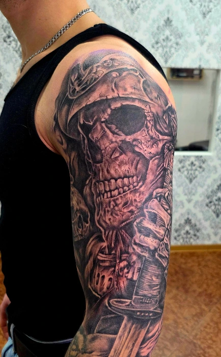 Samurai Skull Tattoo Realism – SAINTS TATTOO Pirna